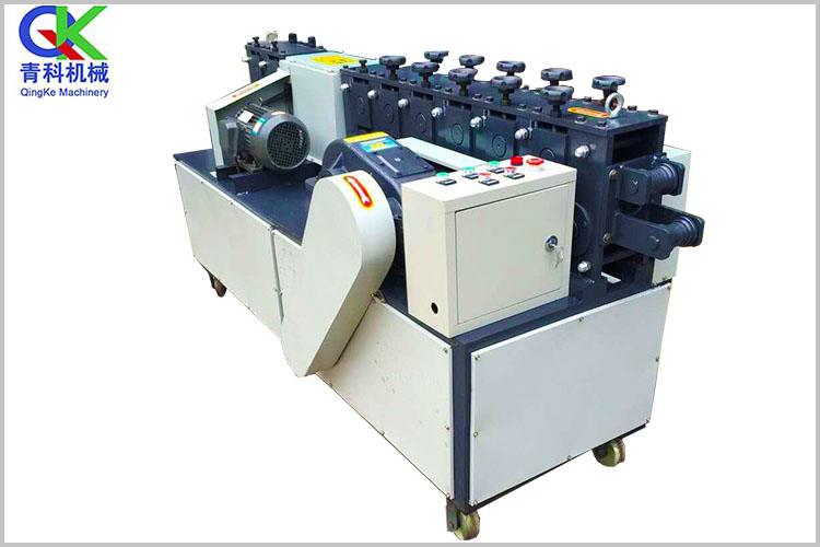 方管調直機的調直機構由調直輥、調直壓塊、和兩端軸承座構成，完成對線材的調直工作