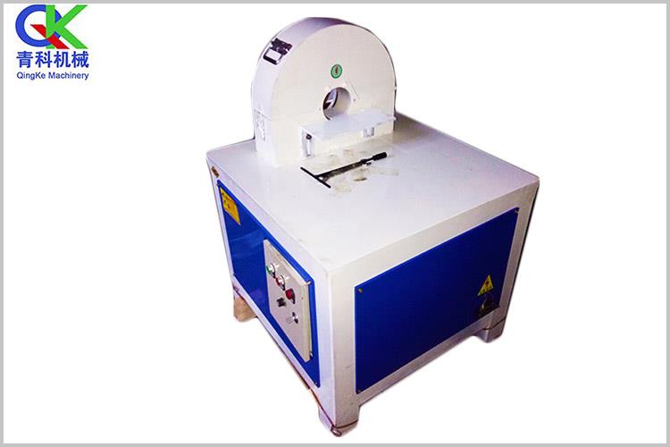 彎管砂光機(jī)是指對(duì)一些不平整、厚度不均、不符合工藝要求的材料與物件，拋光輪等物理去除的方式