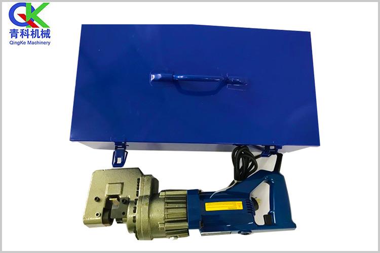 手提式沖孔機可攜帶到現(xiàn)場或是固定于工廠內進行大批量的沖孔作業(yè)