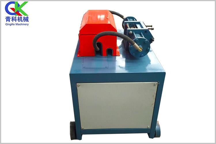 該機(jī)主要是利用滾銑原理，對鋼板邊緣按所需角度進(jìn)行銑切，以獲得焊接所需的坡口