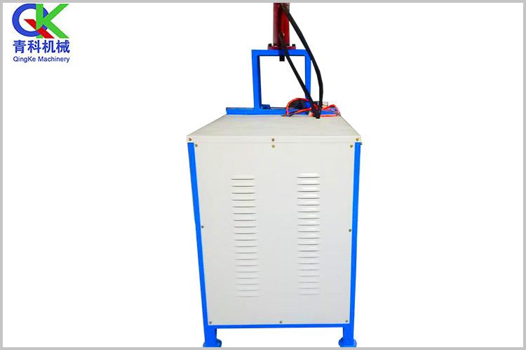 設(shè)計(jì)上非常人性化，像機(jī)器的機(jī)臺(tái)拆卸、清洗、安裝等操作過(guò)程方便，符合熱三系統(tǒng)工作原理