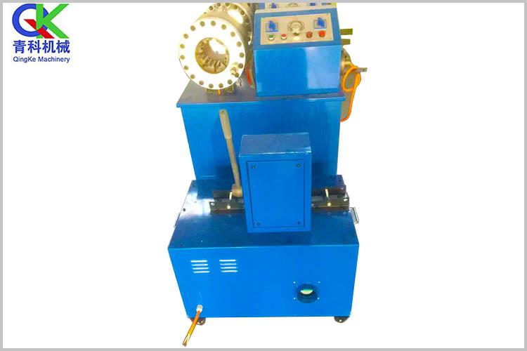 循環(huán)冷制系統(tǒng)，具有特大容量之貯油桶，保障鋸片壽命，切面平整