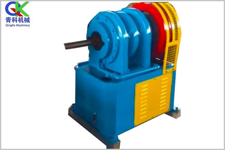 錐式縮管機(jī)用于加工金屬管為錐形管，有手動(dòng)自動(dòng)可供選擇，具有噪音小、易操作、產(chǎn)量高、性能穩(wěn)定等特點(diǎn)