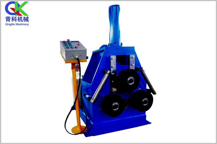 三輥軸型材盤管機(jī)廣泛用于石油、化工、造船、水電、金屬結(jié)構(gòu)和機(jī)械制造等行業(yè)中