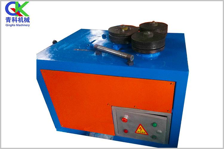 臥式盤管機(jī)主要依靠風(fēng)機(jī)的強(qiáng)制作用，使空氣通過(guò)加熱器表面時(shí)被加熱