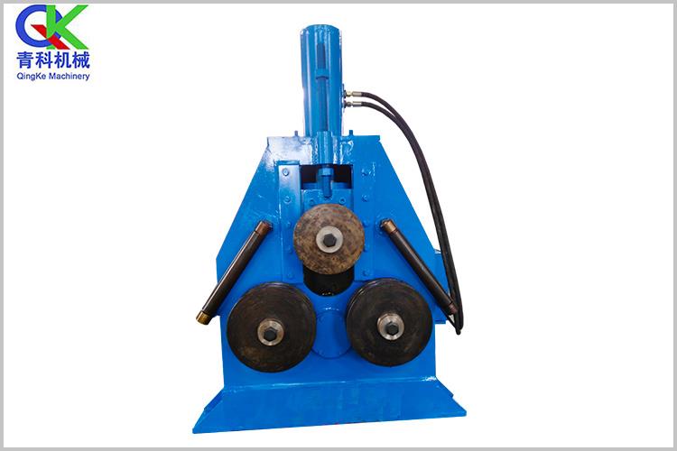 螺旋盤管機主要用螺旋管熱交換器的繞制，繞制的產品可用作冷凝器、蒸發(fā)器等等