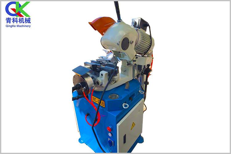 切管機(jī)具有塑料管的定長切斷、單產(chǎn)和班產(chǎn)量的設(shè)定功能，實(shí)現(xiàn)自動計(jì)數(shù)達(dá)到設(shè)定產(chǎn)量值后自動警報(bào)等功能