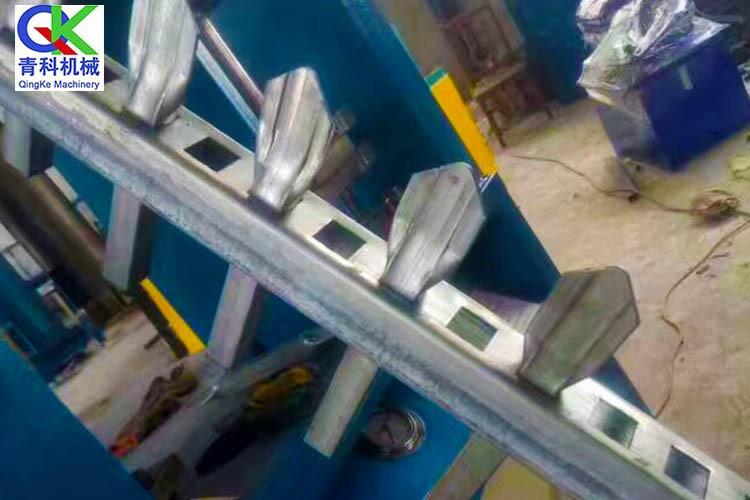 沖弧沖孔機(jī)效果