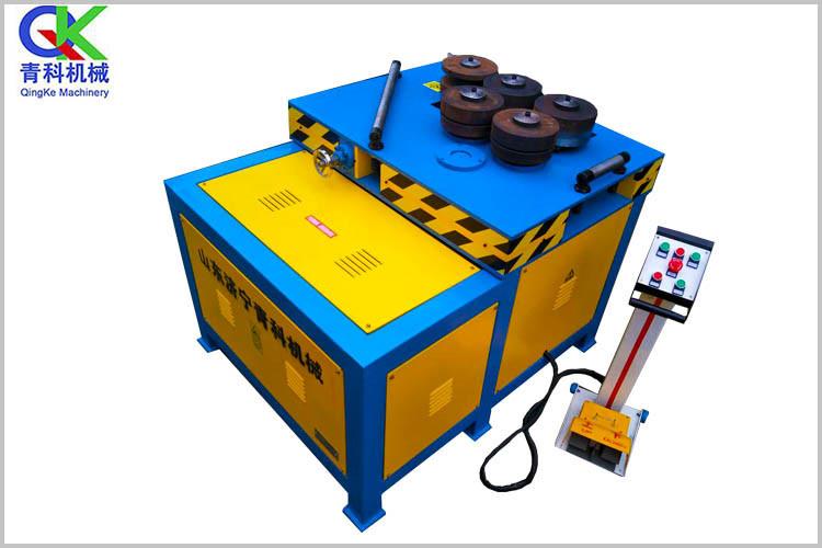 不銹鋼盤(pán)管機(jī)在工作的過(guò)程中，免不了發(fā)生一些震動(dòng)，雖然震動(dòng)比較小，但也會(huì)影響到零件的加工