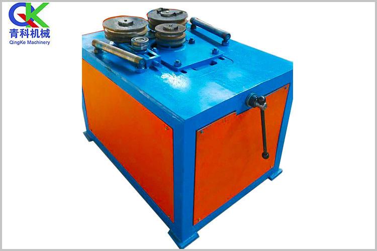 全自動盤管機(jī)循環(huán)水的更換和水箱清洗，在盤管機(jī)工作前要保障激光管充滿循環(huán)水，循環(huán)水的水質(zhì)及水溫直接影響激光管的使用壽命