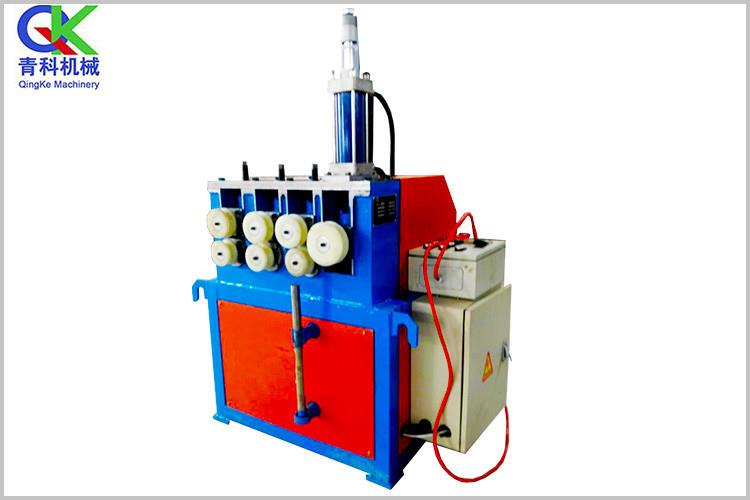 全自動(dòng)盤管機(jī)對于電器系統(tǒng)要做到每日的維護(hù)檢查，數(shù)控系統(tǒng)與伺服電機(jī)部位要定期檢查