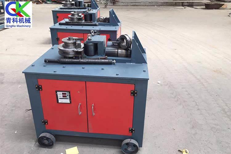 操作不銹鋼彎管機(jī)換向閥時(shí)一般操作力不超過10kg，并應(yīng)操作準(zhǔn)確