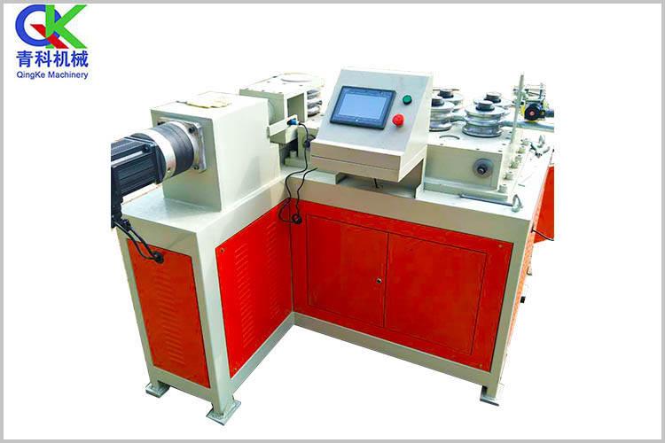 在不銹鋼彎管機對工件進行滾壓的過程中，被滾壓工件在外力的作用下因表面層硬度不均而產(chǎn)生彎曲