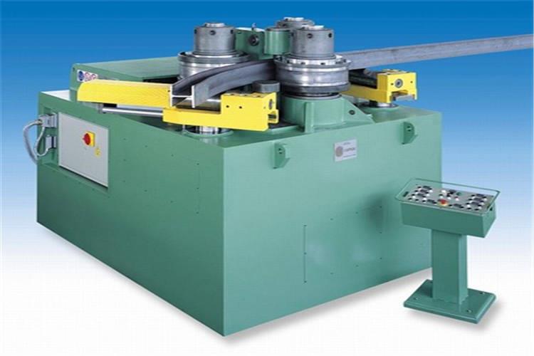 全自動(dòng)盤管機(jī)的光路系統(tǒng)是由反射鏡的反射與聚焦鏡的聚焦共同完成的