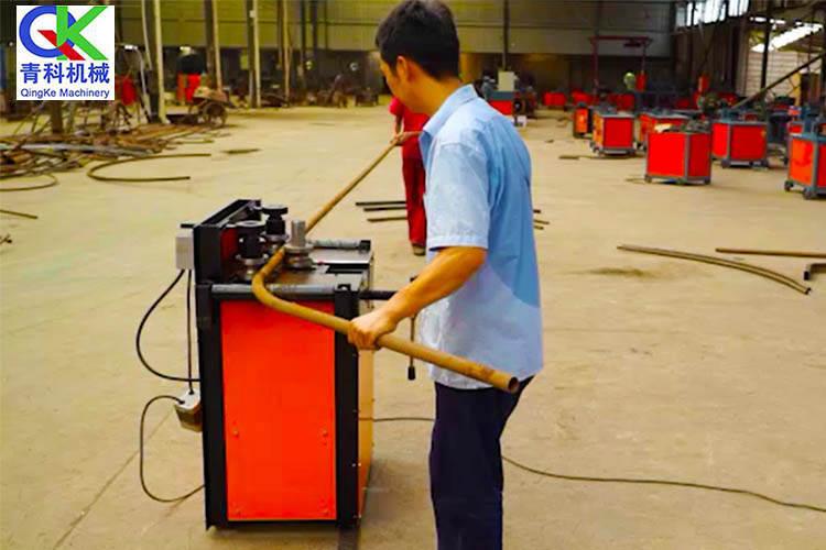 確認(rèn)機(jī)器運(yùn)作中的負(fù)荷量，以避免機(jī)器組件負(fù)荷過載，否則它將會(huì)影響不銹鋼彎管機(jī)的使用壽命與操作人員的安全