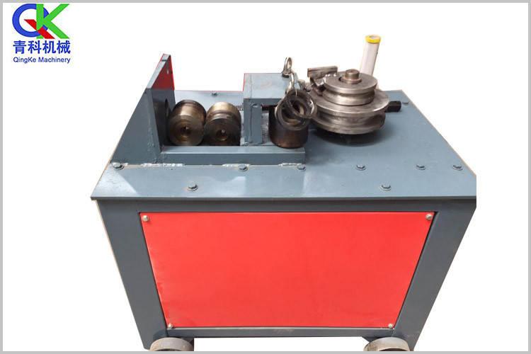 電動液壓彎管機彎管加工時激光束的工作原理是：在加工過程中，材料經(jīng)連續(xù)激光的照射后在中心形成一個凹坑