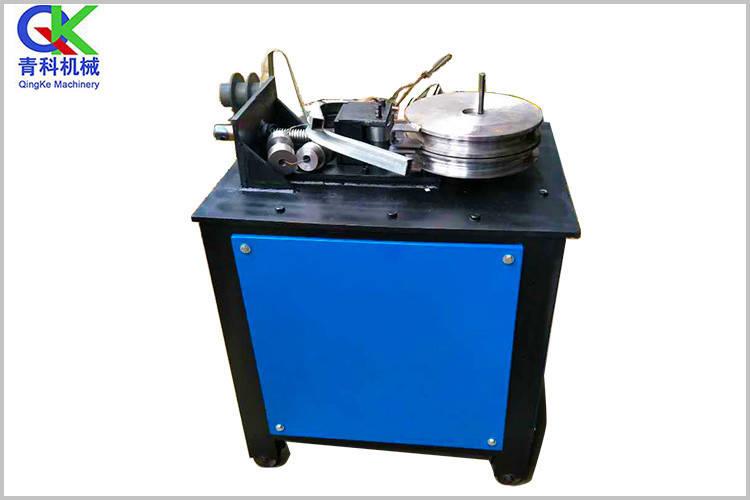 電動液壓彎管機(jī)周圍壞境的干凈清潔使任何檢查、維修變得更容易。保持機(jī)器周圍地板干凈并沒有雜物，也是很重要的