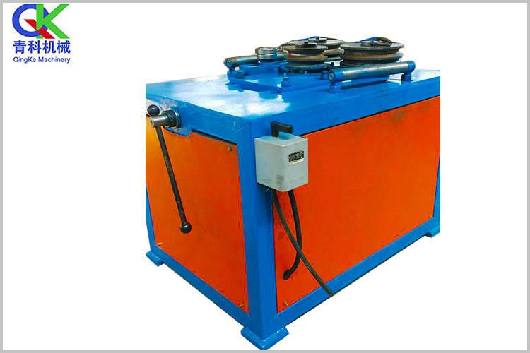 但全自動盤管機(jī)模具的制作并非如此，而是采用了液壓缸無桿腔來產(chǎn)生壓力